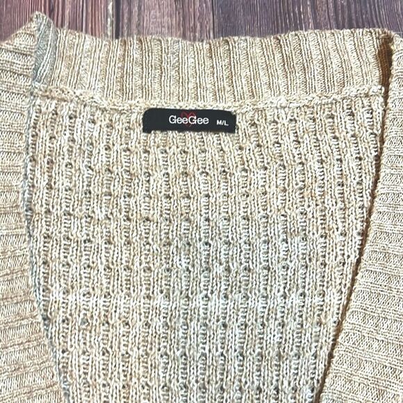 GeeGee Women’s M L Knit Cream Cardigan Sweater Cuffed Short Sleeves - Picture 3 of 7